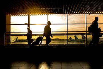 Private transfer from Malpensa Airport to Como City and Vice Versa - Luxury Car
