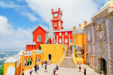 Sintra Half Day: Private Tour: Pick up: Hotel in Lisbon: in Mercedes