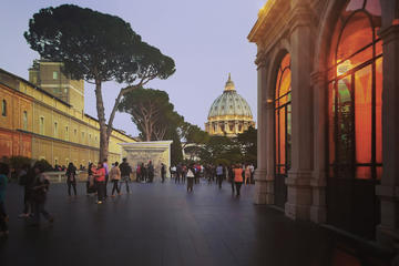 Unique Friday Night Inside the Vatican Museums with Dinner and Sistine Chapel