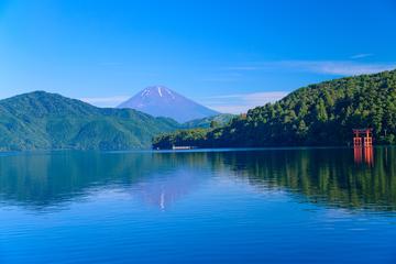 Helicopter transfer between Hakone resort and Tokyo 30min