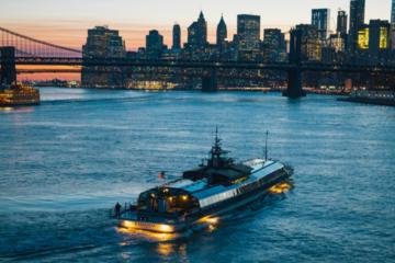 Bateaux Valentine's Day Fireworks Dinner Cruise