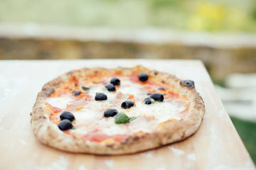 Pizza and Gelato Cooking Class in Tuscan Farmhouse from Florence