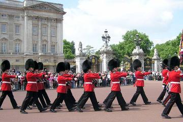 Changing of the Guard Walking Tour