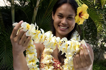 Honeymoon Airport Lei Greeting on Kahului Maui