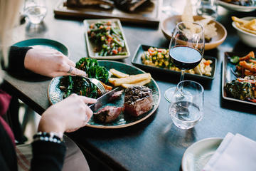 Private Helicopter Tour: 20-Minute Sydney Flight Including Lunch at Meat and Wine Co Circular Quay