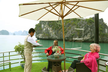 Full Day Halong Bay, Thien Cung Cave, Kayak & Lunch From Hanoi