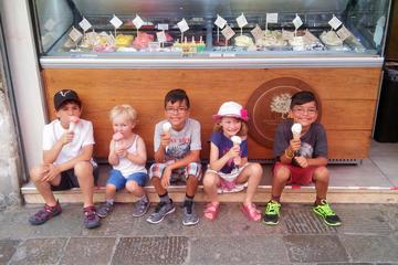 Illuminated Venice Tour for Kids and Families with Gelato and Pizza