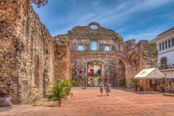 Rainforest Adventures Colonial Quarter and Panama La Vieja Tour with Lunch