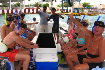 2.5-Hour Glass-Bottom Boat and Snorkeling Tour with Beach Resort from Cozumel