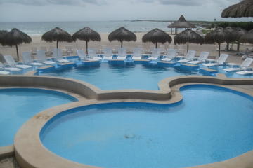 Cozumel Island Tour by Open-Top Safari Bus Including Tequila Tasting