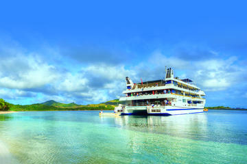 4-Day Blue Lagoon Sightseeing Cruise in Fiji