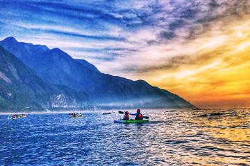 Sunrise kayak tour in Hualien along the magnificent Quingshui cliff