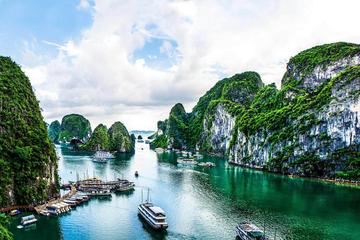 Halong Bay 1-day Cruise with Kayaking from Hanoi