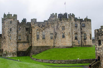 Borders and Alnwick Castle Tour from Edinburgh