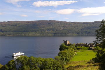 Lago Ness, Castillo de Urquhart y panorámica de Inverness (desde Edimburgo)