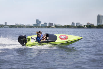 Small-Group Tour: Charleston Harbor by Speedboat with Boating Lesson