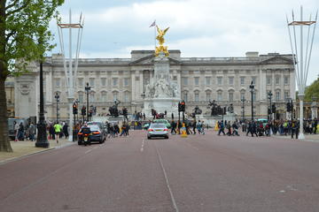 Private When Prince Harry Met Meghan Royal Black Taxi Tour