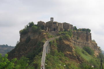 Orvieto and Civita di Bagnoregio from Rome with Quality Electric-assist Bicycle