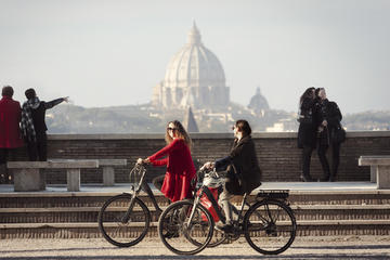 Panoramic E-Bike Tour of Rome with Dutch-Speaking Guide