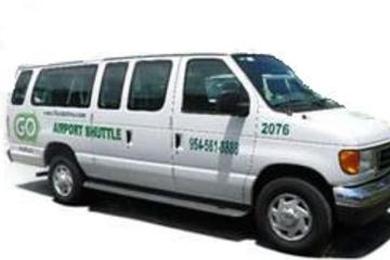 Shared Departure Transfer: Hotel to Boston Airport