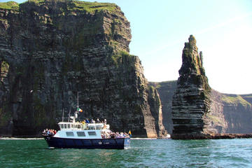 Cliffs of Moher Premium tour with sheepdog demo and cliff cruise