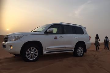7-hour Small Group 4x4 Desert Safari Tour with Buffet Dinner in Dubai