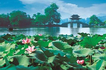 West Lake scenery in Hangzhou 