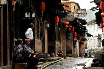 Private Tour: Daxu Village and Crown Cave Along Li River from Guilin