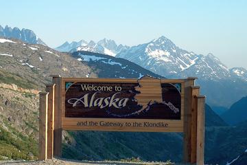 Day Trip Skagway Shore Excursion: White Pass Summit and Skagway City Tour near Skagway, Alaska 