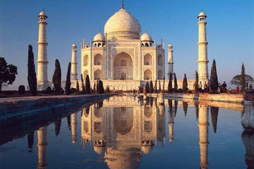 Private Tour: Day Trip to Taj Mahal and Agra Fort from Jaipur