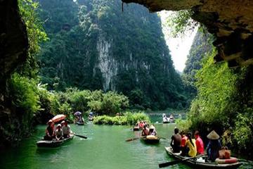 Group Tour : Hoa Lu Ancient To Tam Coc Cave Full Day Tour