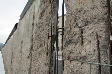 Berlin Third Reich Small-Group Walking Tour Including Topography of Terror