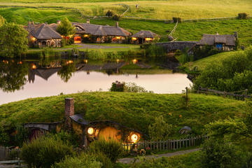 Hobbiton Movie Set Small-Group Tour from Auckland