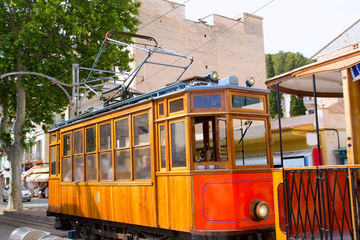Visite d'une journée à Majorque avec promenade en bateau et train...