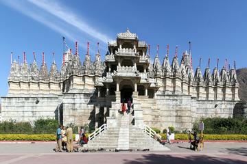 Experience Kumbhalgarh Fort and Ranakpur Jain Temple With Tour Guide & Transport