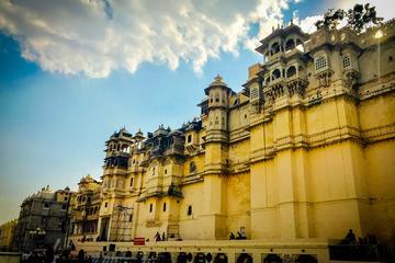Experience Udaipur in One Full Day Guided City Sightseeing Tour