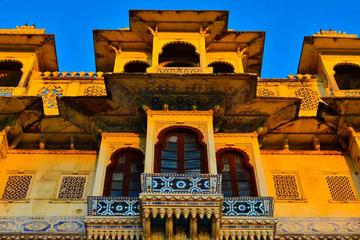 Old City Udaipur Story : Living Heritage Walk Near Lake Pichola with Transfers
