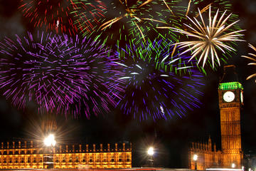 New Years Eve Thames River Cruise with 3-Course Dinner and Fireworks in London