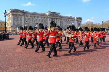 Small-Group London with Changing of the Guard and Buckingham Palace Access