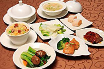 Beijing-style Dinner & Night View with Japanese guide