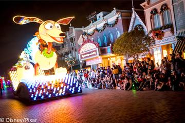 Hong Kong Disneyland 1 Day Tour with Japanese Assistance - Mybus