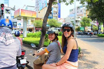 STREET FOOD TOUR BY MOM