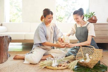 6 hours Thai Herbal Compress Workshop