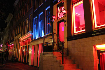 Red Light District Tour: Meet a window girl