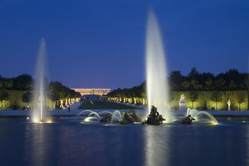 Versailles Gardens Ticket: Summer Fountains Night Show and Fireworks with Optional Royal Serenade Dance Show