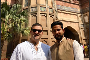 Agra: Skip-the-Line Taj Mahal Entrance Ticket with Tour Guide