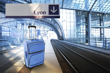 Shared Departure Transfer: Lyon Hotel to Gare de Lyon Saint-Exupéry