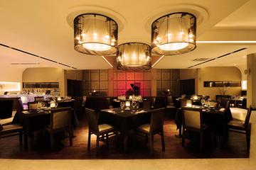 Dinner and Live Traditional Show in the restaurant -LE BLOKK-