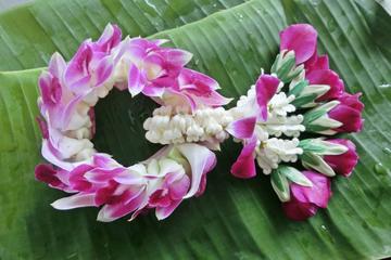 Private 3-Hour Thai Style Flower Handicraft Class in Chiang Mai Downtown