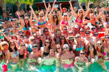 6-Hour Daytime Rooftop Pool and Beach Party in Playa del Carmen with Open Bar